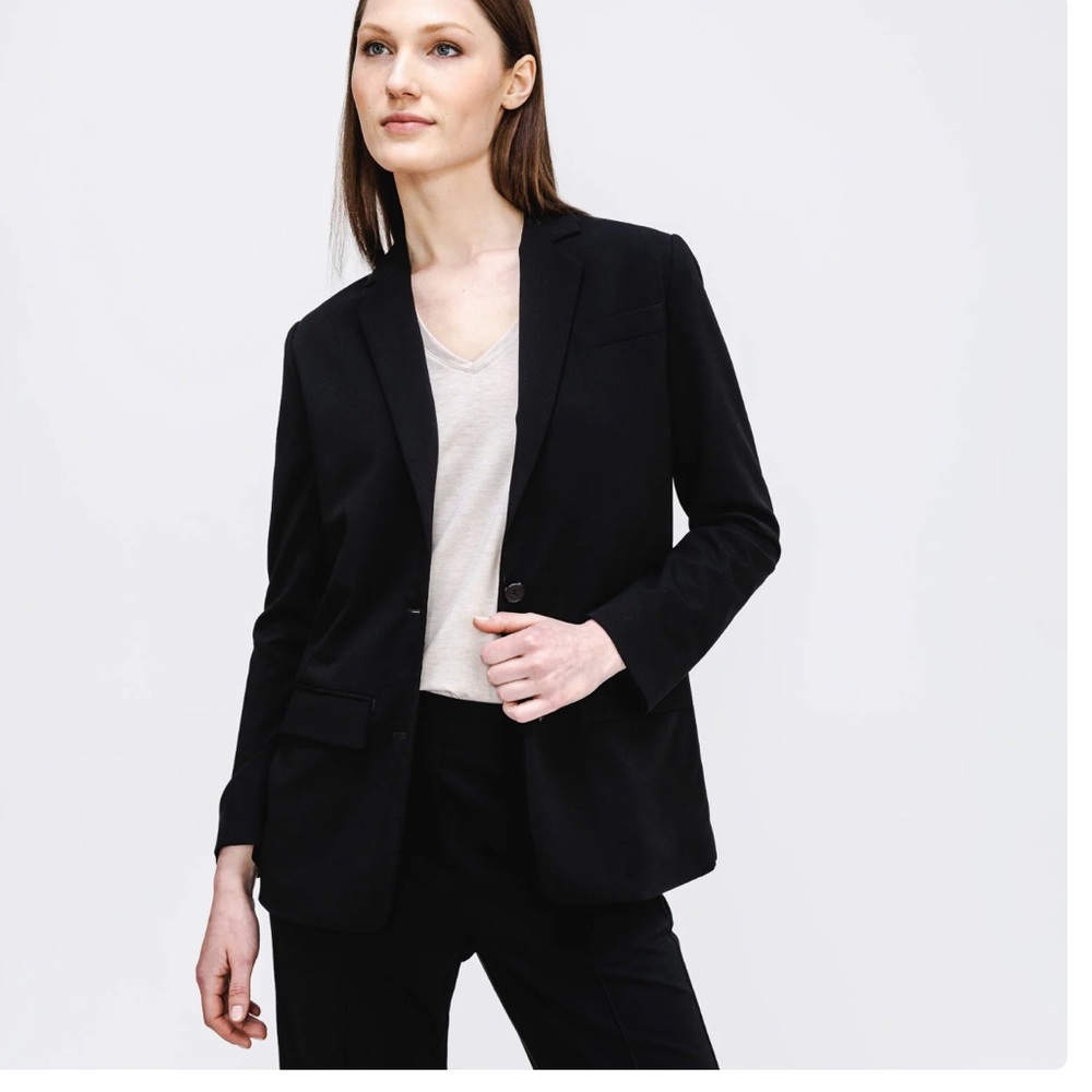 Never worn, machine washable navy Velocity blazer from Ministry of Supply
